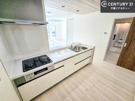 �L�b�`�� ��Ƃ肠�钲���X�y�[�X�ō�Ƃ����₷�����K�ȃL�b�`���ł��I
���q�l�ƈꏏ�ɂ��َq������y���߂�L�X�X�y�[�X�ł��B�y�����������ԂɂȂ肻���ł��ˁI