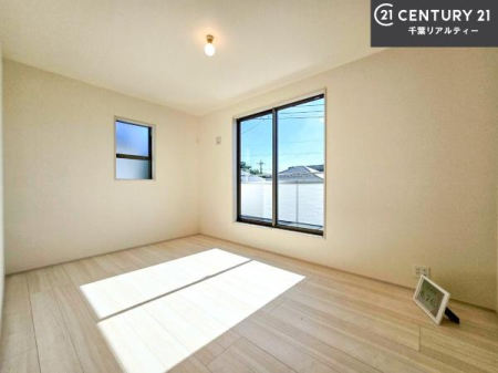 �m�� �o���R�j�[�ɖʂ��Ă���m���ł��B���邭�����肪����A���C����������ł��܂��I���N���āA�O�ɏo�Ĕw�L�т����[�ċz�����ǂ������}������邱�Ƃ��ł��܂��B