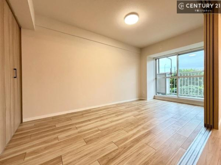 �Q�� �o���R�j�[�ɖʂ��Ă���m���ł��B���邭�����肪����A���C����������ł��܂��I���N���āA�O�ɏo�Ĕw�L�т����[�ċz�����ǂ������}������邱�Ƃ��ł��܂��B