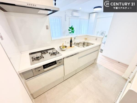 �L�b�`�� ��Ƃ肠�钲���X�y�[�X�ō�Ƃ����₷�����K�ȃL�b�`���ł��I
���q�l�ƈꏏ�ɂ��َq������y���߂�L�X�X�y�[�X�ł��B�y�����������ԂɂȂ肻���ł��ˁI