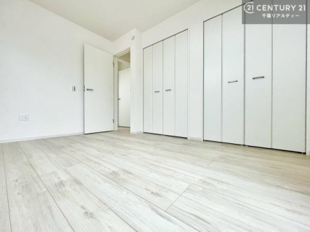 �Q�� �D���������������ޗm���́A���̖ڊo�߂��C�������ǂ������ł��ˁB���������Ԃ��������Ɖ߂������Ƃ��ł��܂��B�D�����F�����̃t���[�����O���ǂ�ȉƋ�ɂ��}�b�`���܂��I