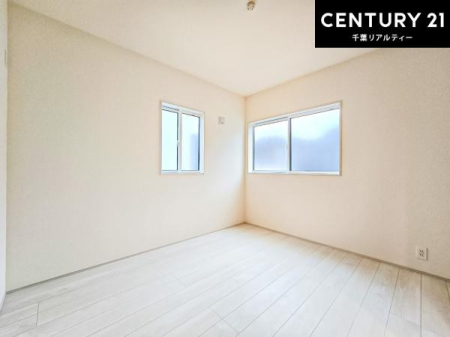 �m�� �V���v���Ƀf�U�C������Ă��邽�߁A�Ƌ��I�т܂���I
���C�ɓ���̉Ƌ��u���Ă��낰���Ԃ���邱�Ƃ��ł��܂��B