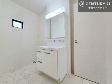 ���ʑ�E���ʏ� ���R��������A���邭���K�I
���̎x�x���̃P�A�^�C���B�ǂ�������R���̒��ōs����ƁA�C�����O�����ɂȂ�܂��ˁI
�Ɩ������ł͏o���Ȃ��A�_�炩���S�n�悢���邳���L����܂��B