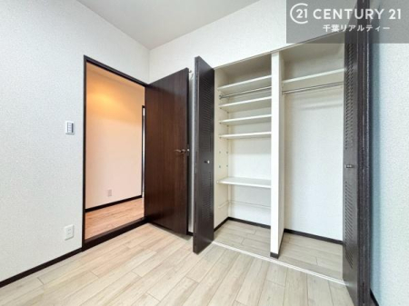 �m�� ���[�X�y�[�X���[���I�������X�b�L�����ڂ��鎖���ł��܂��ˁB
�Ƌ��I�΂Ȃ��V���v���ȃf�U�C���ׁ̈A�Ƌ��I�΂����C�ɓ���̋�ԍ�肪�ł������ł��ˁB