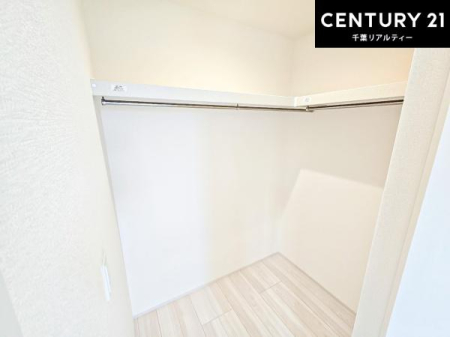 ���[ �E�H�[�N�C���N���[�[�b�g�t���ł��B��������̂��m���Ȃǂ����[���Ă��������ł��ˁI���ɂ���@�������ȂǋG�ߕ��̑傫�ȉƓd�����[�ł��܂��I