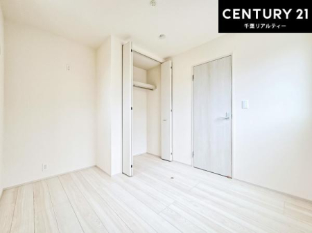 �q������ �V���v���Ń��C�A�E�g���₷���m���́A���q�l�̂������Ƃ��Ă��œK�B�����ɍ��킹�ď_��ɂ��g�����������܂��B