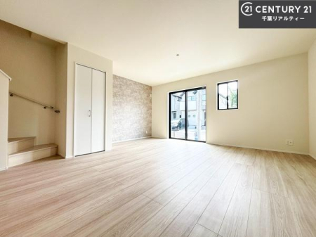 ���r���O �傫�ȑ����炽���Ղ�̗z���������閾�邢���r���O�B�J�����̂��郊�r���O�ŉƑ��c���̂��났�̎��Ԃ��߂����܂��I
