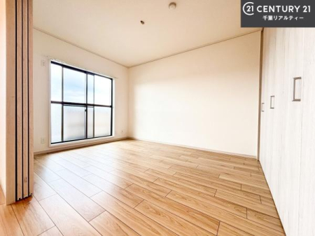 �m�� �o���R�j�[�ɖʂ��Ă���m���ł��B���邭�����肪����A���C����������ł��܂��I���N���āA�O�ɏo�Ĕw�L�т����[�ċz�����ǂ������}������邱�Ƃ��ł��܂��B