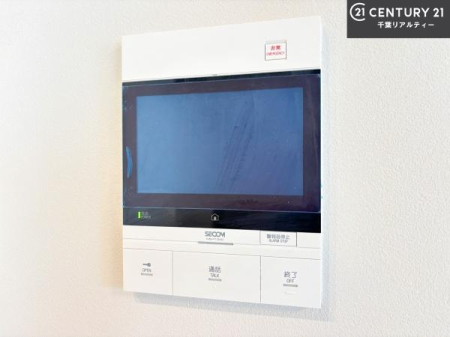 ���̑����� TV���j�^�[�t���C���^�[�z��������A�K��҂��f���Ŋm�F���Ă���Ή��ł��邽�߁A�h�Ɩʂ����S�ł��B���q�l�̂�����Ԏ��ɂ��S�����A���Ƒ��̈��S�E���S�ȕ�炵���T�|�[�g���܂��B