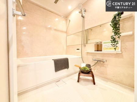 ���� �������������l�̕��͋C�̃o�X���[���́A�����o�Ă��ăo�X�^�C�����[���I
���d���撣���Ă��邲�J���ɂ��D�݂̍���̓����܂����āA�y����ł݂Ă͂������ł��傤���H