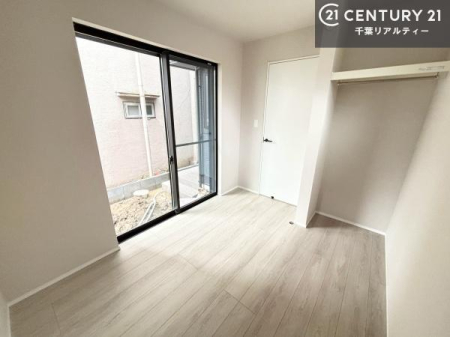 �m�� �V���v���Ƀf�U�C������Ă��邽�߁A�Ƌ��I�т܂���I
���C�ɓ���̉Ƌ��u���Ă��낰���Ԃ���邱�Ƃ��ł��܂��B
