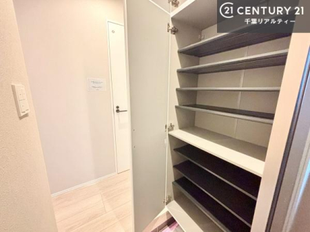 ���� ���֎��[���[�����Ă���̂ŁA���֎��肪�X�b�L���Еt�����q���ɂ��C�̒u����ɍ���܂���I