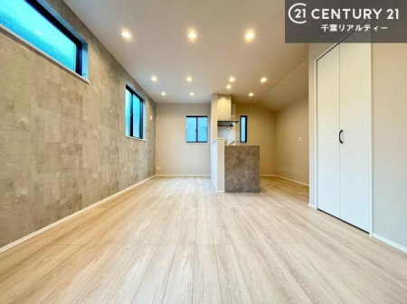 ���r���O �傫�ȑ����炽���Ղ�̗z���������閾�邢���r���O�B�J�����̂��郊�r���O�ŉƑ��c���̂��났�̎��Ԃ��߂����܂��I