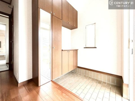 ���� �V���[�Y�{�b�N�X�t���Ȃ̂ŁA���ւ��Еt�����|�������₷���ł��I
�X�b�L���������ւŌ˂��J�����u�ԁA�������̂���S�n������Ԃ��o�}���Ă���܂��B