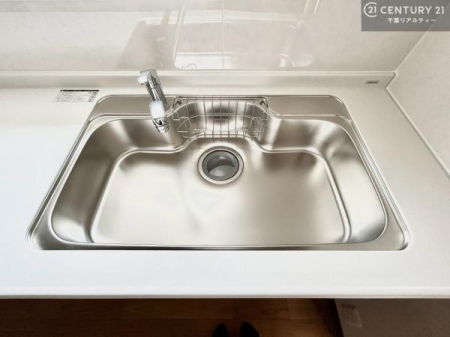 �L�b�`�� ���C�h�ȃV���N�ł��ˁI�������˂ɂ������������₷���Ǝ����y�X�d�l�̃V�X�e���L�b�`���ł��I
�f�U�C�����Ƌ@�\�������˂��L�b�`���Ő�����������܂��ˁI