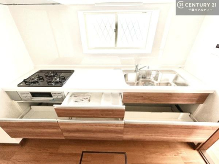 �L�b�`�� ���[�X�y�[�X���L�x�ŁA�����X�y�[�X���X�b�L���ƕЕt���Ђ�`�����p�ł��܂��I
���K�ɍ�Ƃ��ł��A�Ǝ��̌����A�b�v�I�����̗���������܂��I
