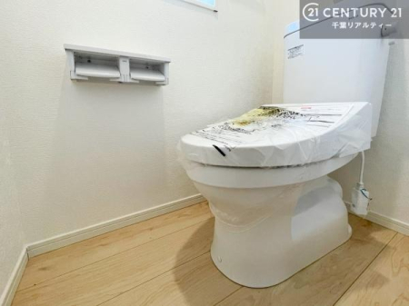�g�C�� �������֍��ɂ��A�~��͕֍����g�����ł���̂ŗ₽���֍��ɍ��炸�ɍςފ������d�l�ł��I�V���v���ȃJ���[����Ƃ��Ă���̂ŁA������ꂪ���₷���ł��B