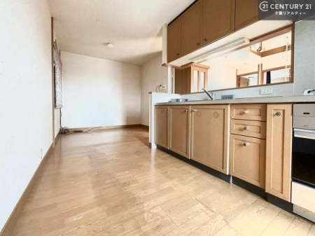 �L�b�`�� ��Ƃ肠�钲���X�y�[�X�ō�Ƃ����₷�����K�ȃL�b�`���ł��I
���q�l�ƈꏏ�ɂ��َq������y���߂�L�X�X�y�[�X�ł��B�y�����������ԂɂȂ肻���ł��ˁI
