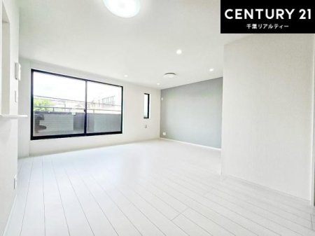 ���r���O �傫�ȑ����炽���Ղ�̗z���������閾�邢���r���O�B�J�����̂��郊�r���O�ŉƑ��c���̂��났�̎��Ԃ��߂����܂��I