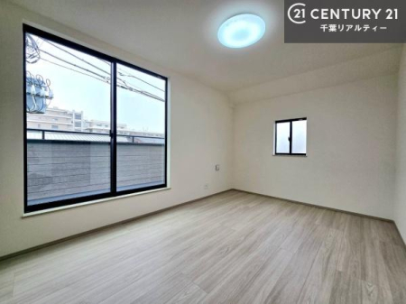 �Q�� �o���R�j�[�ɖʂ��Ă���m���ł��B���邭�����肪����A���C����������ł��܂��I���N���āA�O�ɏo�Ĕw�L�т����[�ċz�����ǂ������}������邱�Ƃ��ł��܂��B