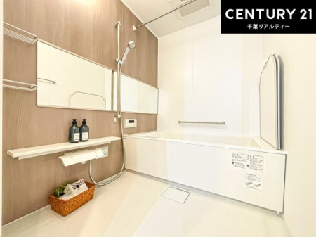 ���� �������������l�̕��͋C�̃o�X���[���́A�����o�Ă��ăo�X�^�C�����[���I
���d���撣���Ă��邲�J���ɂ��D�݂̍���̓����܂����āA�y����ł݂Ă͂������ł��傤���H