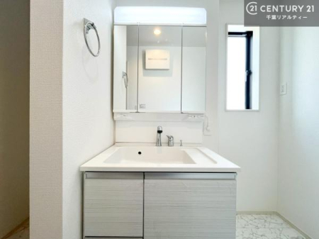 ���ʑ�E���ʏ� �g�Ȃ�𐮂�����ʏ��́A���������厖�ł��I������̐������̂��镵�͋C�����o�I�C�����悭���g�����������܂��B�i�{�H��j
