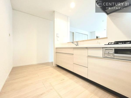 �L�b�`�� ��Ƃ肠�钲���X�y�[�X�ō�Ƃ����₷�����K�ȃL�b�`���ł��I
���q�l�ƈꏏ�ɂ��َq������y���߂�L�X�X�y�[�X�ł��B�y�����������ԂɂȂ肻���ł��ˁI
