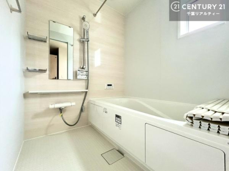 ���� �������������l�̕��͋C�̃o�X���[���́A�����o�Ă��ăo�X�^�C�����[���I
���d���撣���Ă��邲�J���ɂ��D�݂̍���̓����܂����āA�y����ł݂Ă͂������ł��傤���H