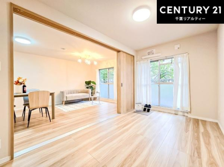 �Q�� �o���R�j�[�ɖʂ��Ă���m���ł��B���邭�����肪����A���C����������ł��܂��I���N���āA�O�ɏo�Ĕw�L�т����[�ċz�����ǂ������}������邱�Ƃ��ł��܂��B