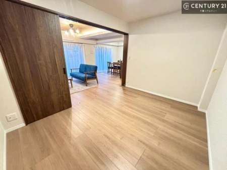 ���r���O�ȊO�̋��� ���r���O�Ɨאڂ����m���ł��I�Ǝ��̋x�e�X�y�[�X��L�b�Y�X�y�[�X�Ƃ��Ċ��p����̂��悳�����ł��ˁI
