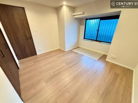 �m�� �V���v���Ƀf�U�C������Ă��邽�߁A�Ƌ��I�т܂���I
���C�ɓ���̉Ƌ��u���Ă��낰���Ԃ���邱�Ƃ��ł��܂��B