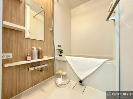 ���� �������������l�̕��͋C�̃o�X���[���́A�����o�Ă��ăo�X�^�C�����[���I
���d���撣���Ă��邲�J���ɂ��D�݂̍���̓����܂����āA�y����ł݂Ă͂������ł��傤���H