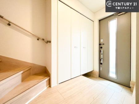 ���� �������������͋C�ŁA�Z�܂��̑���ۂ���i�ɉ��o���錺�ցB��Ƃ�̂����ԂŁA���Ƒ���Q�X�g��S�n�悭�}������܂��B