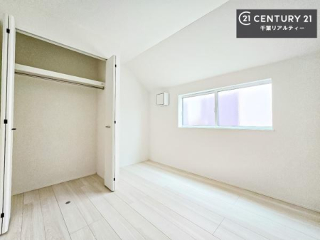 �q������ ���[�X�y�[�X�����Ă��܂��I�������X�b�L�����ڂ��鎖���ł��܂��ˁB
�Ƌ��I�΂Ȃ��V���v���ȃf�U�C���ׁ̈A�Ƌ��I�΂����C�ɓ���̋�ԍ�肪�ł������ł��ˁB