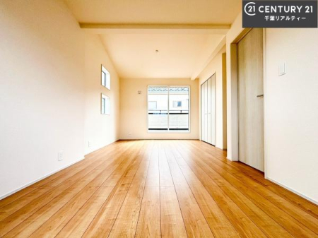 �m�� �o���R�j�[�ɖʂ��Ă���m���ł��B���邭�����肪����A���C����������ł��܂��I���N���āA�O�ɏo�Ĕw�L�т����[�ċz�����ǂ������}������邱�Ƃ��ł��܂��B