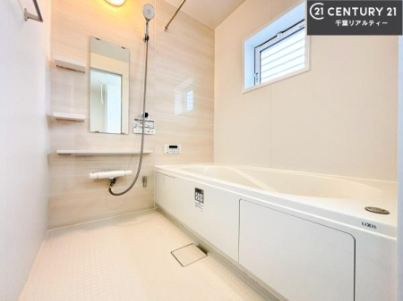 ���� �������������l�̕��͋C�̃o�X���[���́A�����o�Ă��ăo�X�^�C�����[���I
���d���撣���Ă��邲�J���ɂ��D�݂̍���̓����܂����āA�y����ł݂Ă͂������ł��傤���H