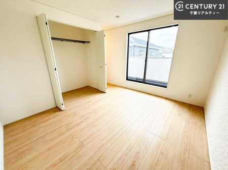 �m�� �o���R�j�[�ɖʂ��Ă���m���ł��B���邭�����肪����A���C����������ł��܂��I���N���āA�O�ɏo�Ĕw�L�т����[�ċz�����ǂ������}������邱�Ƃ��ł��܂��B