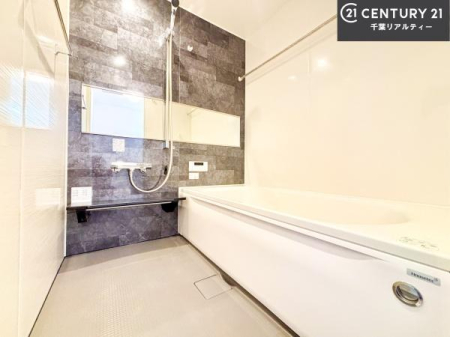 ���� �������������l�̕��͋C�̃o�X���[���́A�����o�Ă��ăo�X�^�C�����[���I
���d���撣���Ă��邲�J���ɂ��D�݂̍���̓����܂����āA�y����ł݂Ă͂������ł��傤���H