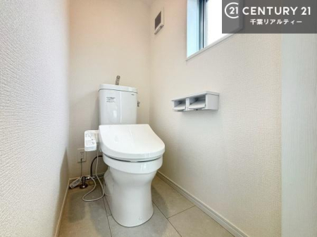 �g�C�� �������֍��ɂ��A�~��͕֍����g�����ł���̂ŗ₽���֍��ɍ��炸�ɍςފ������d�l�ł��I�V���v���ȃJ���[����Ƃ��Ă���̂ŁA������ꂪ���₷���ł��B