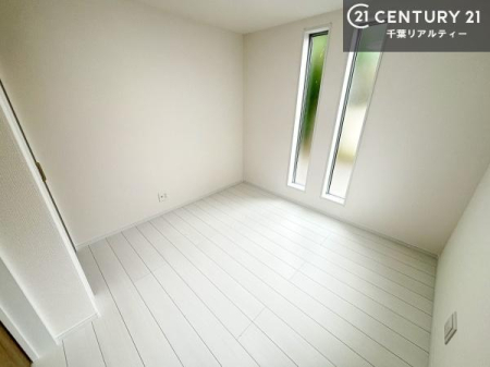 �q������ �V���v���Ń��C�A�E�g���₷���m���́A���q�l�̂������Ƃ��Ă��œK�B�����ɍ��킹�ď_��ɂ��g�����������܂��B