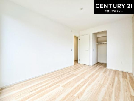 �m�� �V���v���Ƀf�U�C������Ă��邽�߁A�Ƌ��I�т܂���I
���C�ɓ���̉Ƌ��u���Ă��낰���Ԃ���邱�Ƃ��ł��܂��B