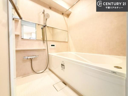 ���� �������������l�̕��͋C�̃o�X���[���́A�����o�Ă��ăo�X�^�C�����[���I
���d���撣���Ă��邲�J���ɂ��D�݂̍���̓����܂����āA�y����ł݂Ă͂������ł��傤���H