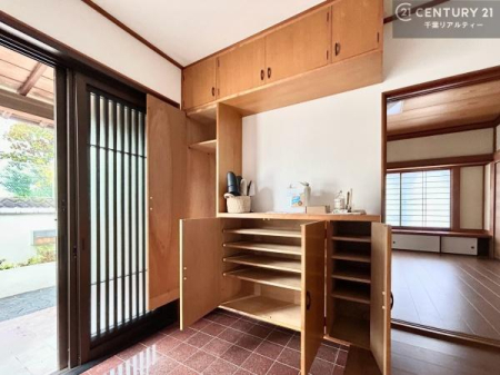 ���� ���֎��[���[�����Ă���̂ŁA���֎��肪�X�b�L���Еt�����q���ɂ��C�̒u����ɍ���܂���I