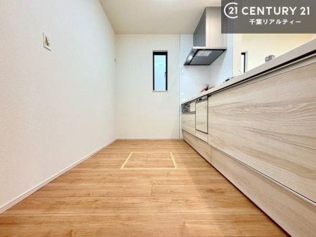 �L�b�`�� ���[�X�y�[�X���L�x�ŁA�����X�y�[�X���X�b�L���ƕЕt���Ђ�`�����p�ł��܂��I
���K�ɍ�Ƃ��ł��A�Ǝ��̌����A�b�v�I�����̗���������܂��I
