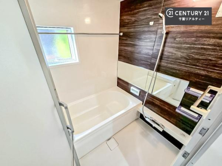 ���� �������������l�̕��͋C�̃o�X���[���́A�V�b�N�ȃf�U�C���Ńo�X�^�C�����[���I
���d���撣���Ă��邲�J���ɂ��D�݂̓����̓����܂����āA�y����ł݂Ă͂������ł��傤���H