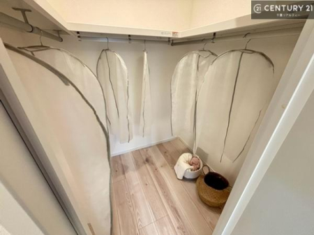 ���[ �E�H�[�N�C���N���[�[�b�g�t���ł��B��������̂��m���Ȃǂ����[���Ă��������ł��ˁI���ɂ���@�������ȂǋG�ߕ��̑傫�ȉƓd�����[�ł��܂��I