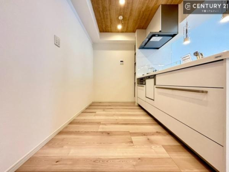 �L�b�`�� ��Ƃ肠�钲���X�y�[�X�ō�Ƃ����₷�����K�ȃL�b�`���ł��I
���q�l�ƈꏏ�ɂ��َq������y���߂�L�X�X�y�[�X�ł��B�y�����������ԂɂȂ肻���ł��ˁI