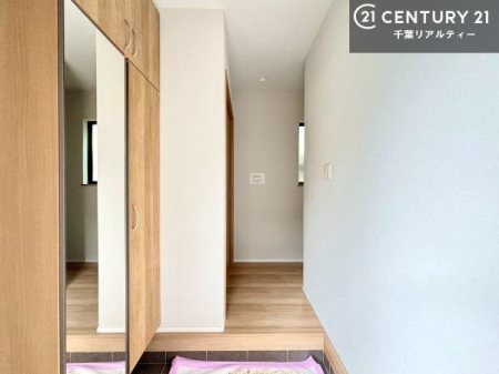 ���� �~���[�t���V���[�Y�{�b�N�X�t���ŁA���ւ��Еt�����|�������₷���ł��I
�X�b�L���������ւŌ˂��J�����u�ԁA�������̂���S�n������Ԃ��o�}���Ă���܂��B