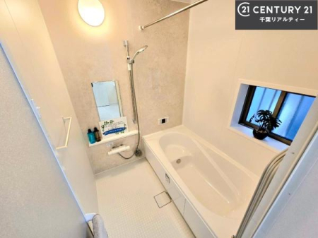 ���� �������������l�̕��͋C�̃o�X���[���́A�����o�Ă��ăo�X�^�C�����[���I
���d���撣���Ă��邲�J���ɂ��D�݂̍���̓����܂����āA�y����ł݂Ă͂������ł��傤���H