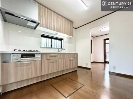 �L�b�`�� ��Ƃ����₷���V�X�e���L�b�`���ł��I���[���t���Ă���̂ŁA�����X�y�[�X�ɕ���u���Ȃ��čς݂܂��I
�L�X�g���āA���K�ɍ�Ƃ��ł��܂��I